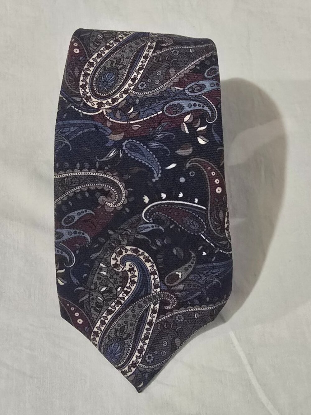 NWT - A, Celini Made in Italy 100% Silk Necktie - Blue Paisly